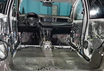 Isolamento acustico del pavimento dell'auto: guida completa, materiali e consigli